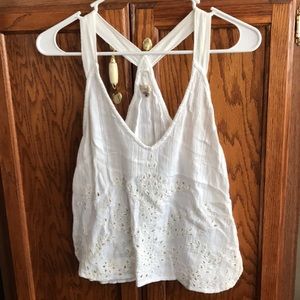 Super cute crop top size medium 🥰